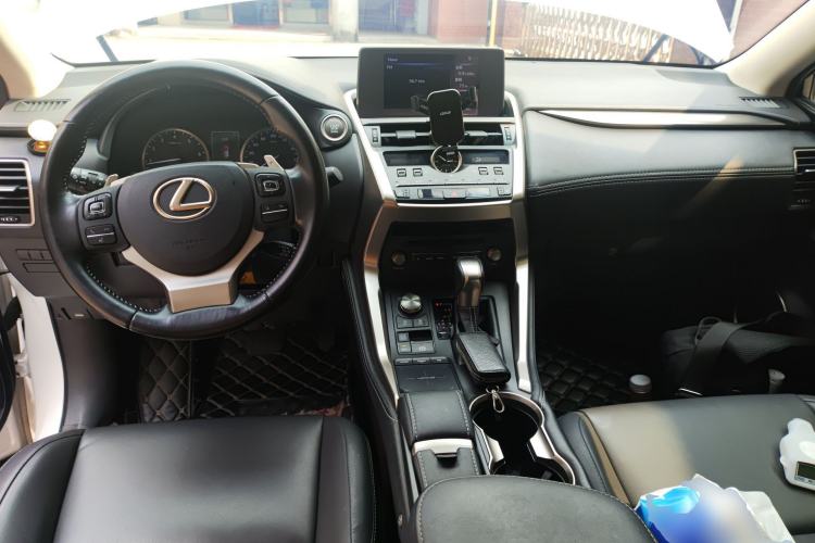 Used Lexus NX 2018 300 Front-Drive Freeline Edition Center Console