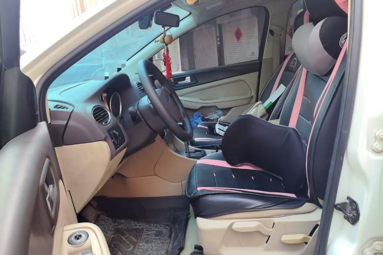 Used Ford Focus 2011 Hatchback 1.8L Automatic Fashion Edition