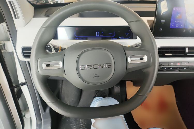 Used Geely Galaxy Panda 2024 Panda Mini 200km Endurance Bear Steering Wheel