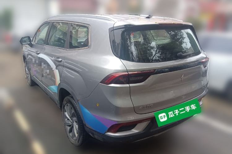 Used Livan 9 2023 470 km Leading Edition