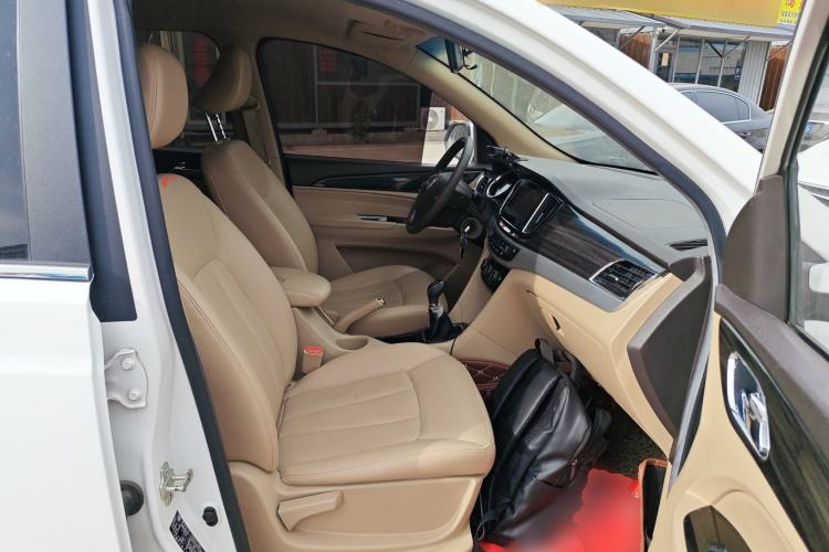 Used Baojun 730 2016 1.5L Manual Comfort Version 7 Seats China V Emission Standard