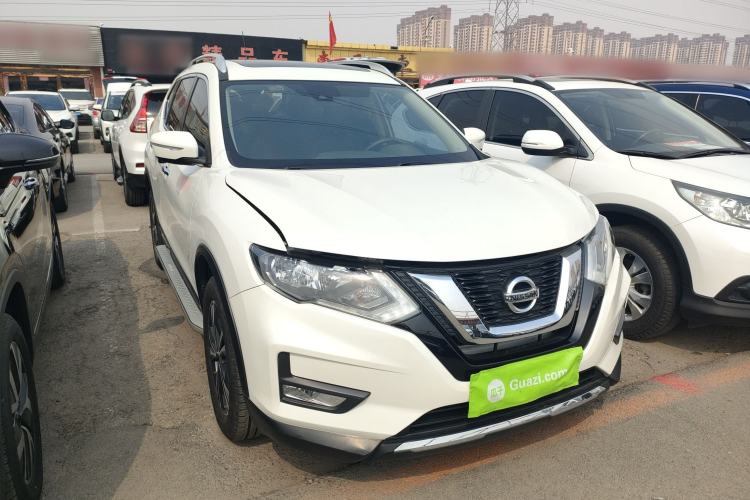 Used Nissan X-Trail 2017 2.5L CVT Luxury Edition 4WD Front Right 45 Deg