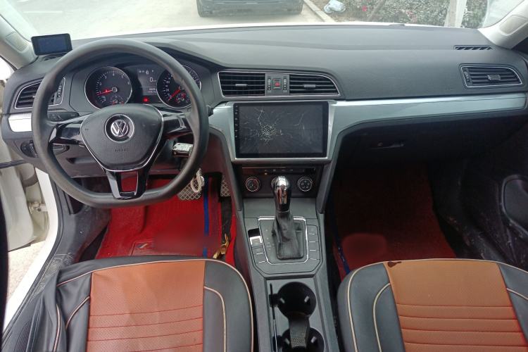 Used Volkswagen Lamando 2015 230TSI DSG Fashion Edition
