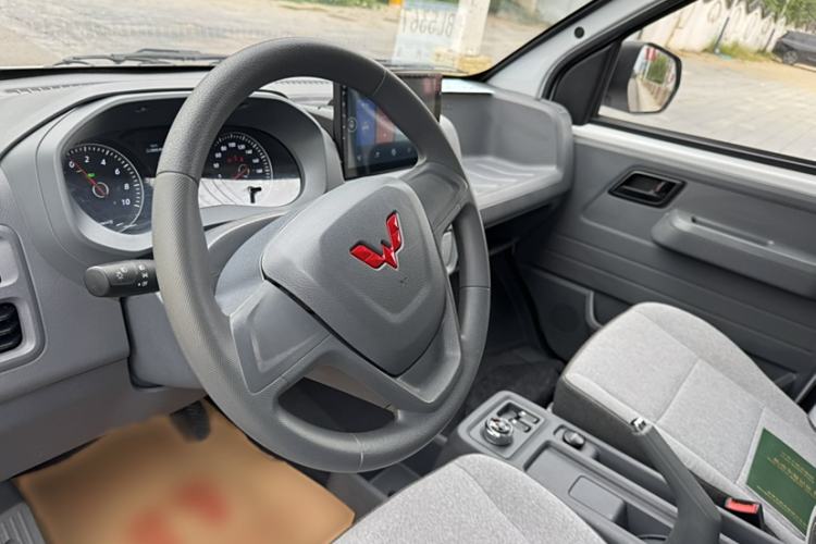 Used Wuling Yangguang 2024 300km Range Practical Window-Sealed Version 60kW