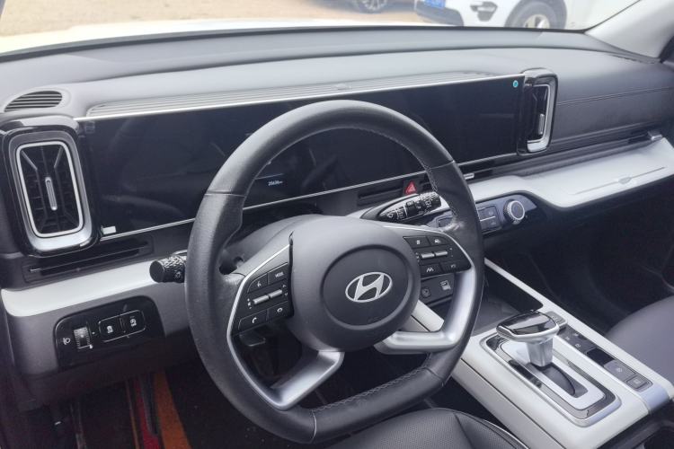 Used Hyundai ix35 2023 Musso 2.0L Deluxe Edition DLX
