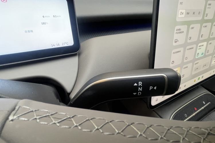 Used Nio ET5T 2025 75 kWh Touring Interior 10