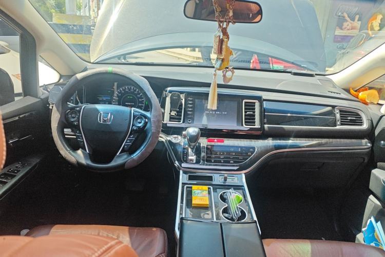 Used Honda Elysion 2019 2.0L Hybrid Supreme Edition Center Console