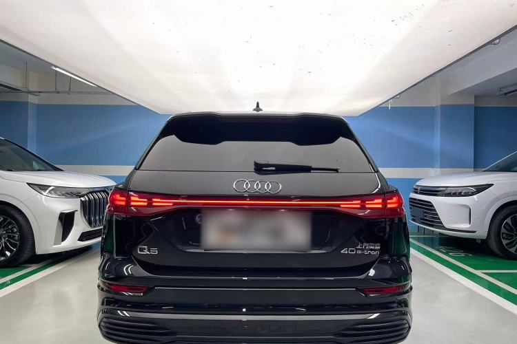 Used Audi Q5 e-tron 2022 40 e-tron Starlight Edition Mech Kit
