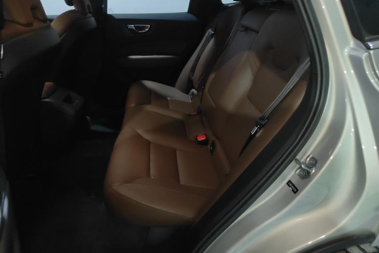 Used Volvo XC60 2023 B5 4x4 Smart Luxury Edition