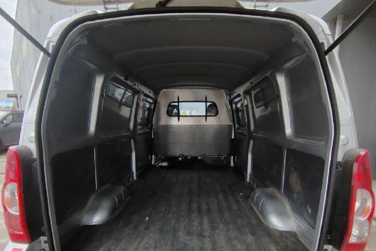 Used Wuling Rongguang EV 2023 Base Model Enclosed-Window Vehicle with 2 Seats Powered by Huating Battery