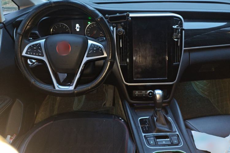 Used BYD Song MAX 2017 1.5T Automatic Smart Connect Elite 7-Seater Steering Wheel