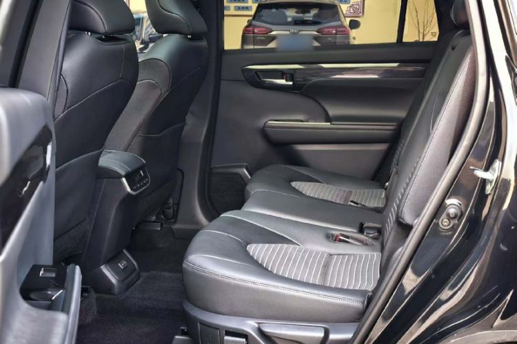 Used Toyota Crown Kluger 2022 2.5L HEV Four-Wheel Drive Premium Edition Interior 2