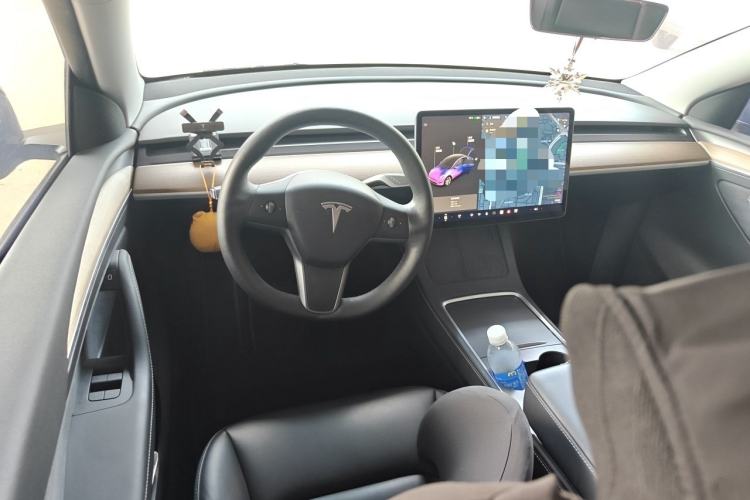 Used Tesla Model Y 2021 Long-Range All-Wheel-Drive Version 3D7