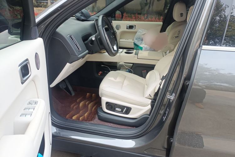 Used Li Auto L8 2023 Pro Model Interior 3
