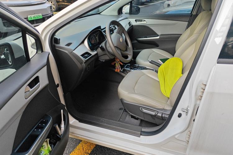 Used Chevrolet Lova RV 2016 1.5L Automatic Comfort Edition Driver Seat