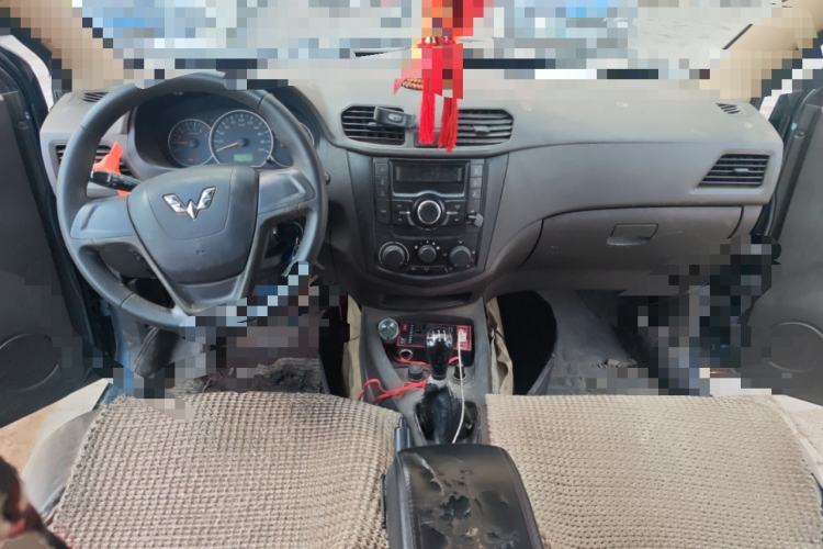 Used Wuling Hongguang 2014 1.2L Base Model China IV Center Console