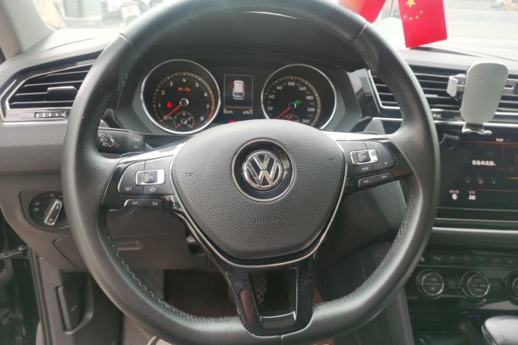 Used Volkswagen Tiguan L 2020 330TSI Automatic Two-Wheel Drive Smart Luxury Edition China VI Standard
