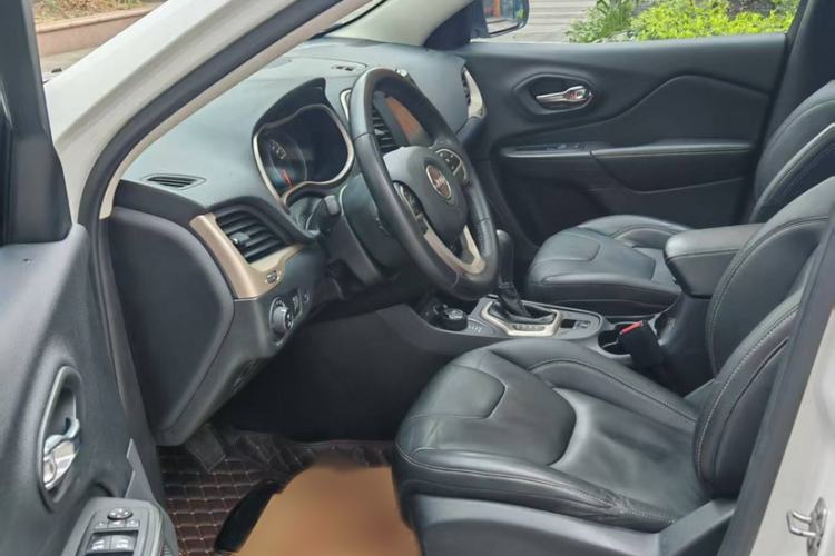 Used Jeep Cherokee 2016 2.4L Superior Edition