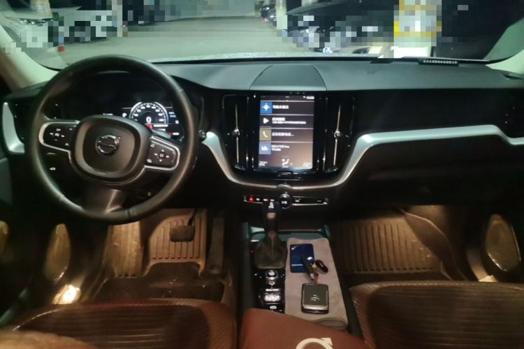 Used Volvo XC60 2018 T4 Zhiyi Edition Center Console