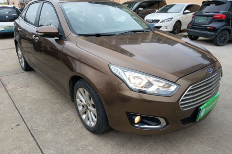 Used Ford Escort 2015 1.5L Automatic Fashion Model
