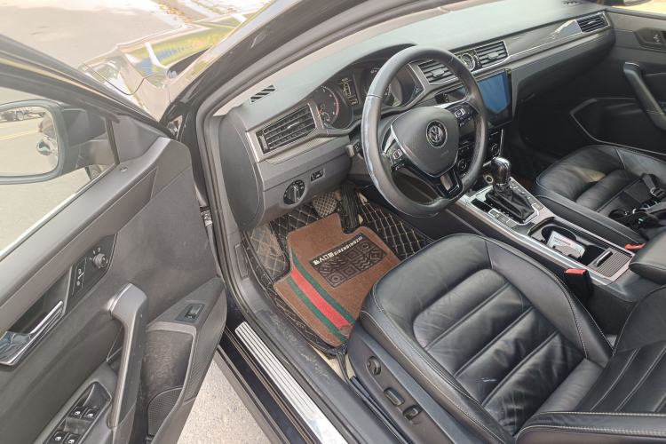 Used Volkswagen Passat 2016 330TSI DSG Luxury Edition Driver Seat