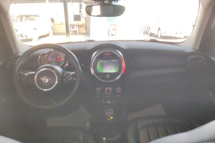 Used MINI 2018 1.5T ONE Five-Door Edition Center Console