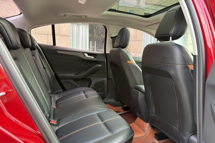 Used Ford Focus 2022 Sedan EcoBoost 180 Automatic Performance Edition
