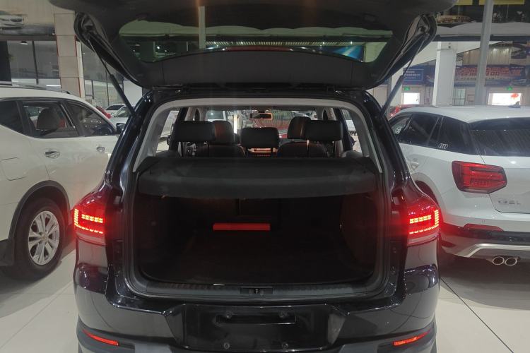 Used Volkswagen Tiguan 2015 1.8TSI Automatic Two-Wheel Drive Luxury Model Trunk