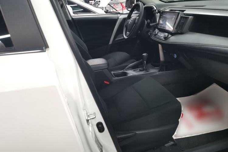 Used Toyota RAV4 2019 2.0L CVT Two-Wheel Drive Pioneer Edition China V Standard
