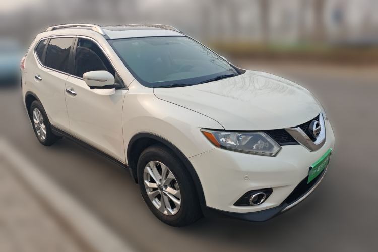 Used Nissan X-Trail 2014 2.5L CVT Luxury Edition 4WD Front Right 45 Deg