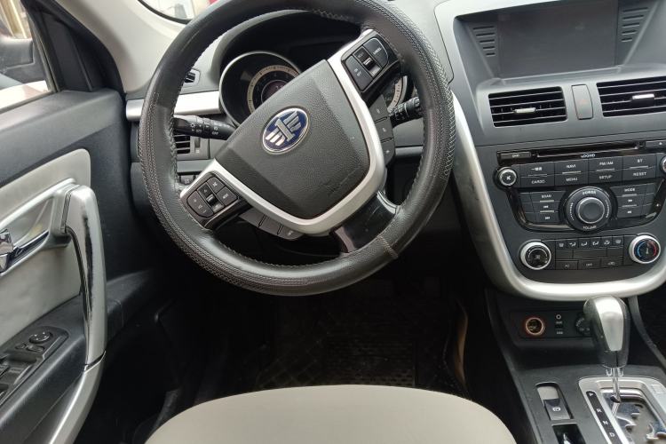 Used Bestune X80 2013 2.0L automatic comfort version