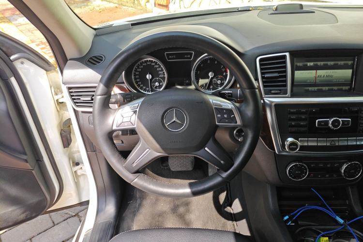 Used Mercedes-Benz M-Class 2014 ML 400 4MATIC Dynamic Model
