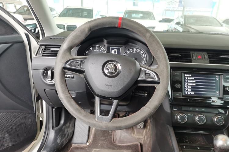 Used Skoda Octavia 2017 1.6L Manual Smart Drive Edition Steering Wheel