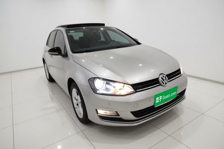 Used Volkswagen Golf 2017 1.6L Automatic Comfort Million-Vehicle Anniversary Edition
