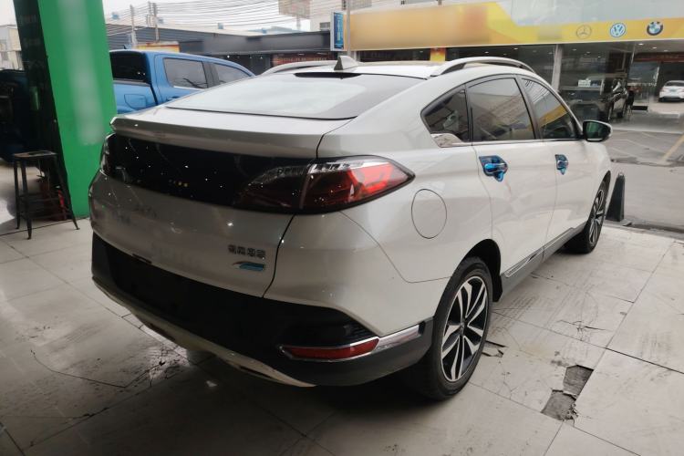 Used Venucia T90 2018 2.0L CVT Smart Connect Luxury Edition China V Standard Rear Right 45 Deg