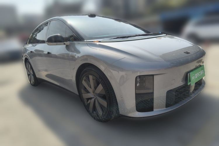 Used Li Auto i6 2025 Model Four-Wheel-Drive Standard Type
