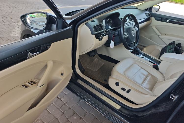 Used Volkswagen Passat 2015 1.8TSI DSG Prestige Edition Driver Seat