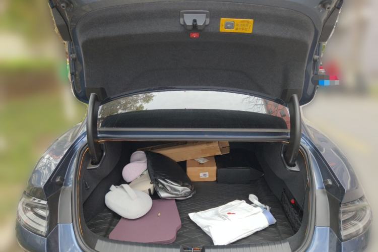 Used Xiaomi Auto SU7 2024 Rear-Drive Long-Range Intelligent Driving Version Trunk