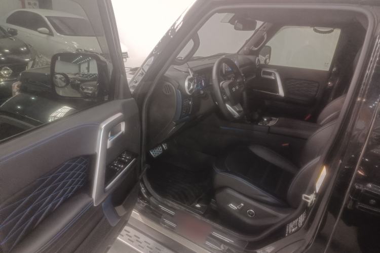 Used BAIC Off-Road BJ40 2023 2.0T Automatic Four-Wheel Drive Urban Hunter Edition Chivalrous Type Driver Seat