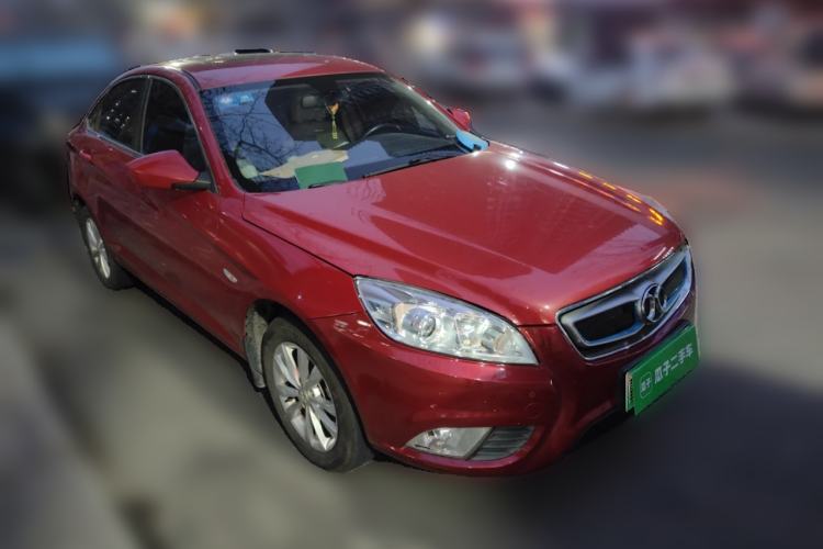 Used BAIC New Energy EU 2016 EU260 Enjoy Edition Front Right 45 Deg