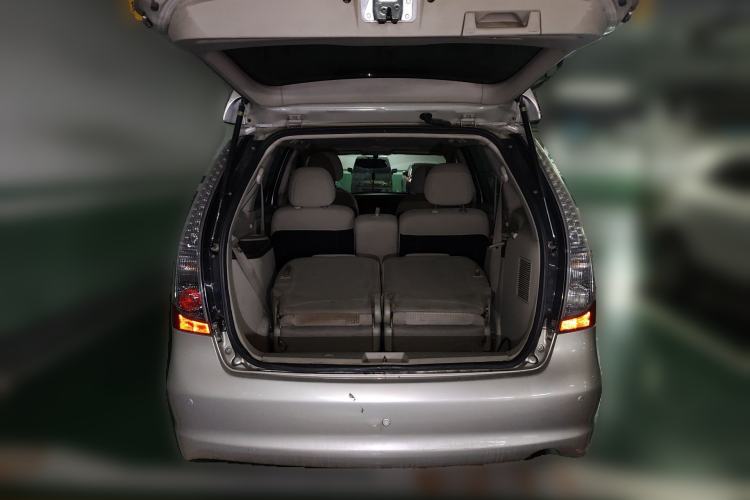 Used Mitsubishi Grandis 2007 2.4 7-Seater Comfort Edition Trunk