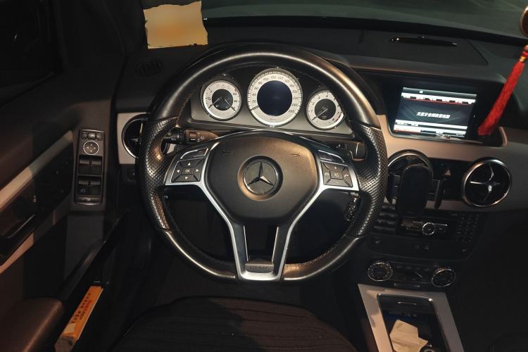 Used Mercedes-Benz GLK-Class 2015 GLK 300 4MATIC Fashion Edition Ultimate Version Steering Wheel