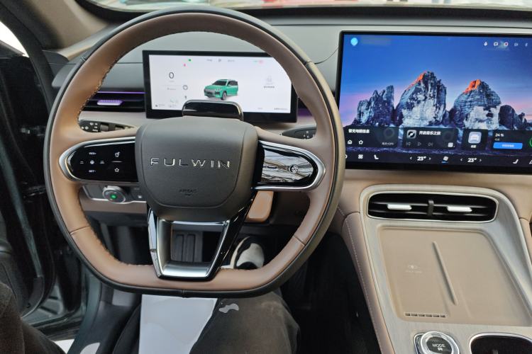 Used Chery Fengyun T8 2025 1.5T 130km Deluxe Version 5 Seats Center Console
