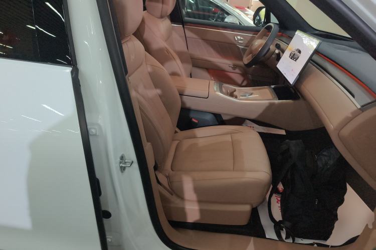 Used ONVO Luxeed L90 2025 Model—Max Six-Seater Version