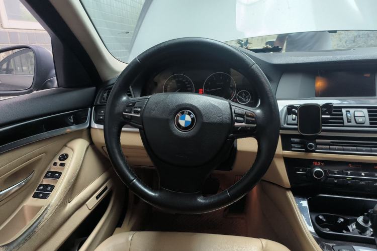 Used BMW 5 Series 2013 525Li Leading Model