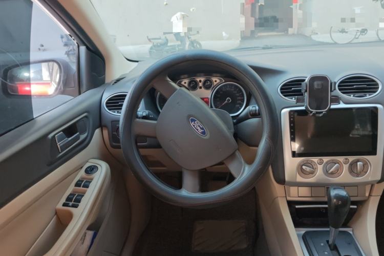 Used Ford Focus 2011 Hatchback 1.8L Automatic Fashion Edition Steering Wheel