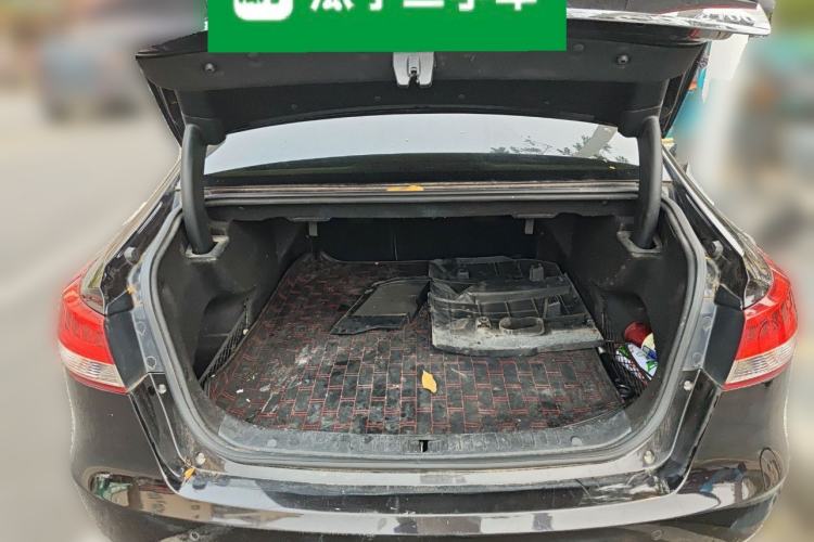 Used Zotye Z700 2018 Z700H 1.8T Manual Luxury Edition Trunk