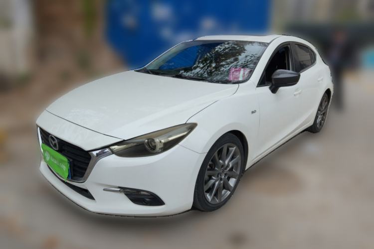 Used Mazda 3 Axela 2017 Hatchback 2.0L Automatic Luxury Model Emission Standard China V
