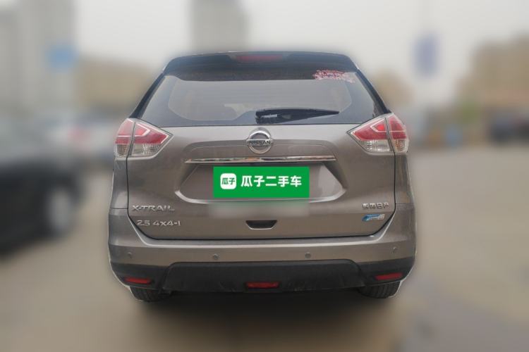 Used Nissan X-Trail 2014 2.5L CVT Leading Edition 4WD
