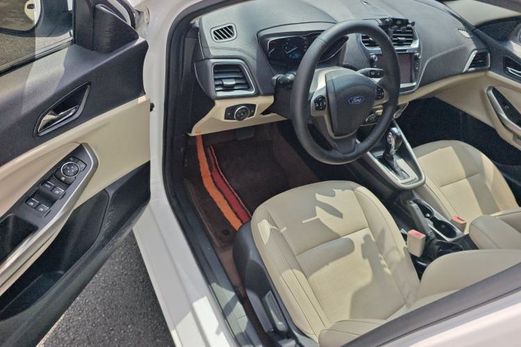 Used Ford Escort 2015 1.5L Automatic Fashion Model Driver Seat